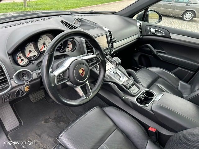 Porsche Cayenne Platinum Edition - 10