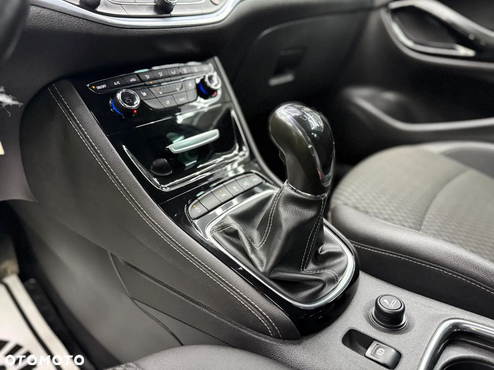 Opel Astra 1.4 Turbo Edition - 22