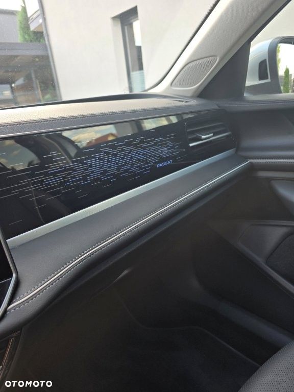 Volkswagen Passat - 13