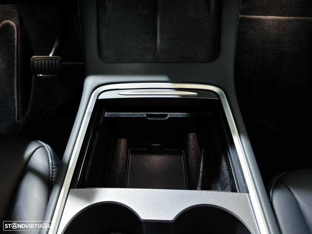 Tesla Model Y Long Range Dual Motor AWD - 39