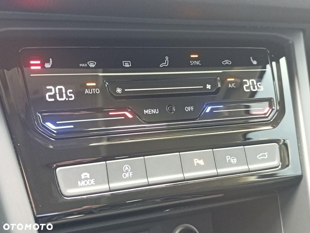 Volkswagen Touran - 28