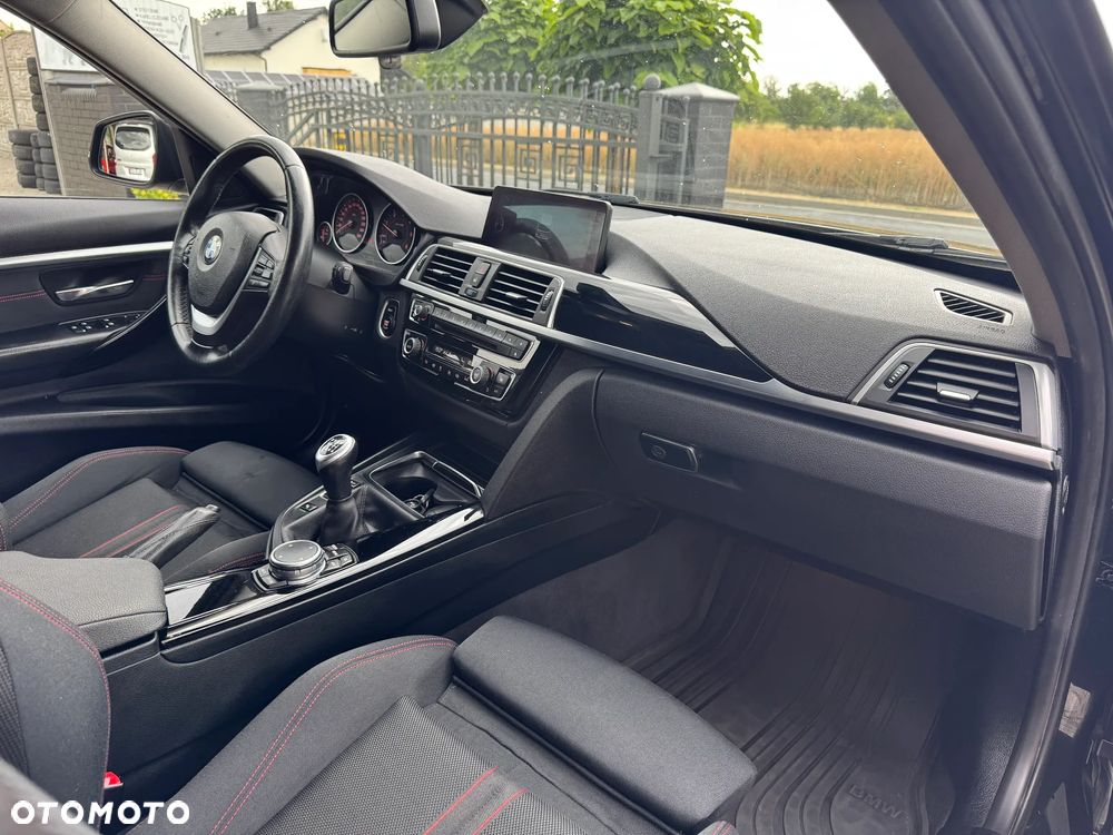 BMW Seria 3 320d Sport Line Shadow - 16