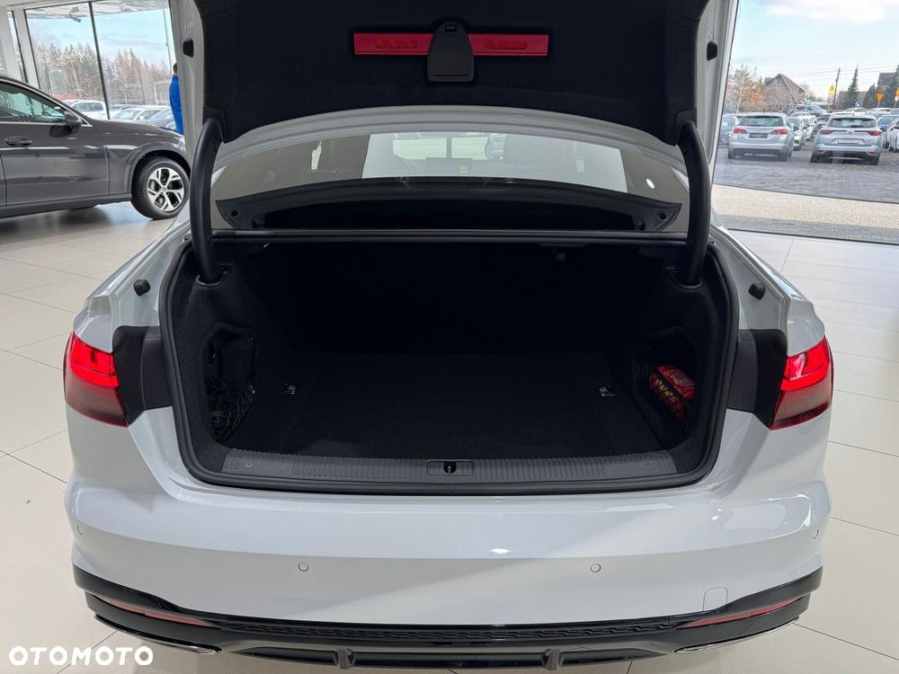 Audi A4 Limousine - 17