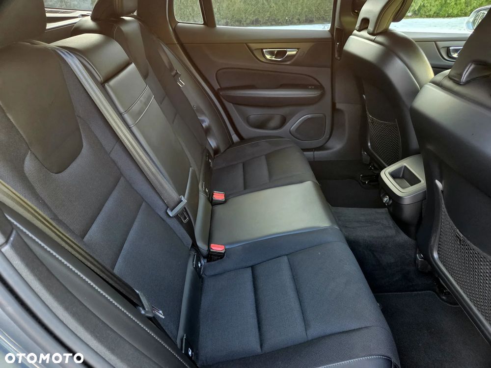 Volvo V60 D3 Geartronic Momentum Pro - 22