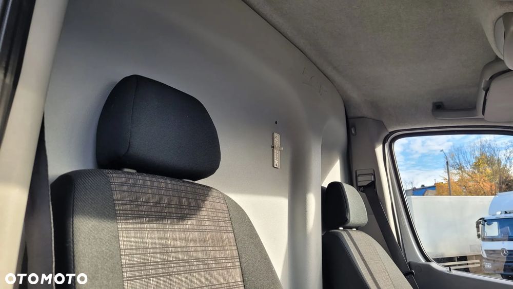 Mercedes-Benz Sprinter - 27