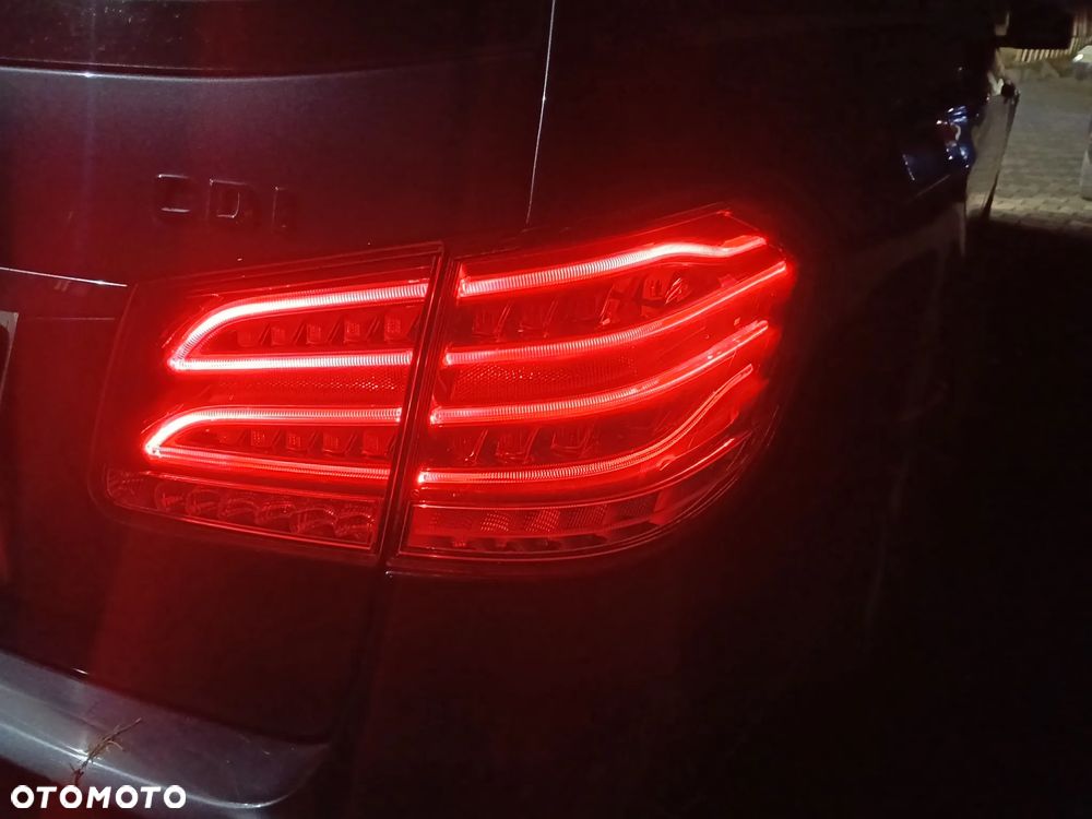 Mercedes-Benz Klasa E 220 CDI 7G-TRONIC Avantgarde - 31