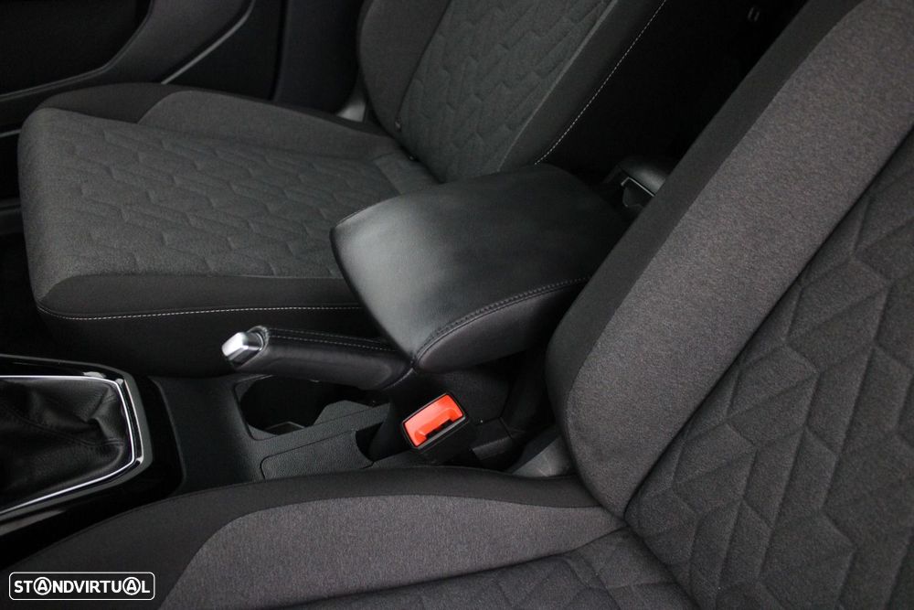 VW T-Cross 1.0 TSI Urban DSG - 29