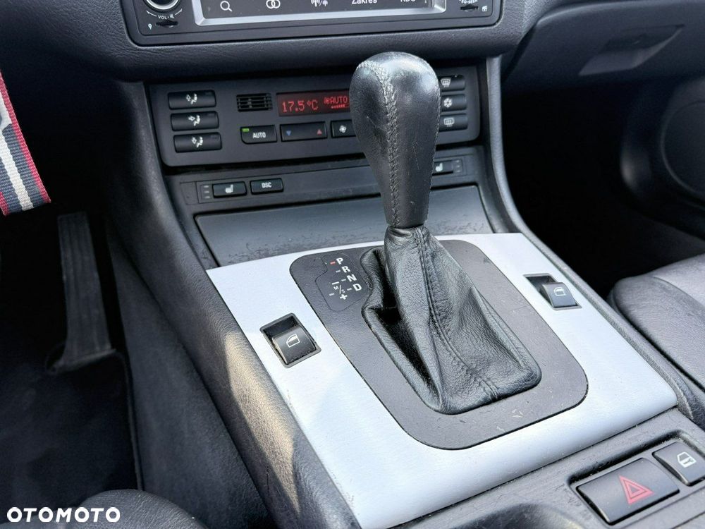 BMW Seria 3 318i - 27