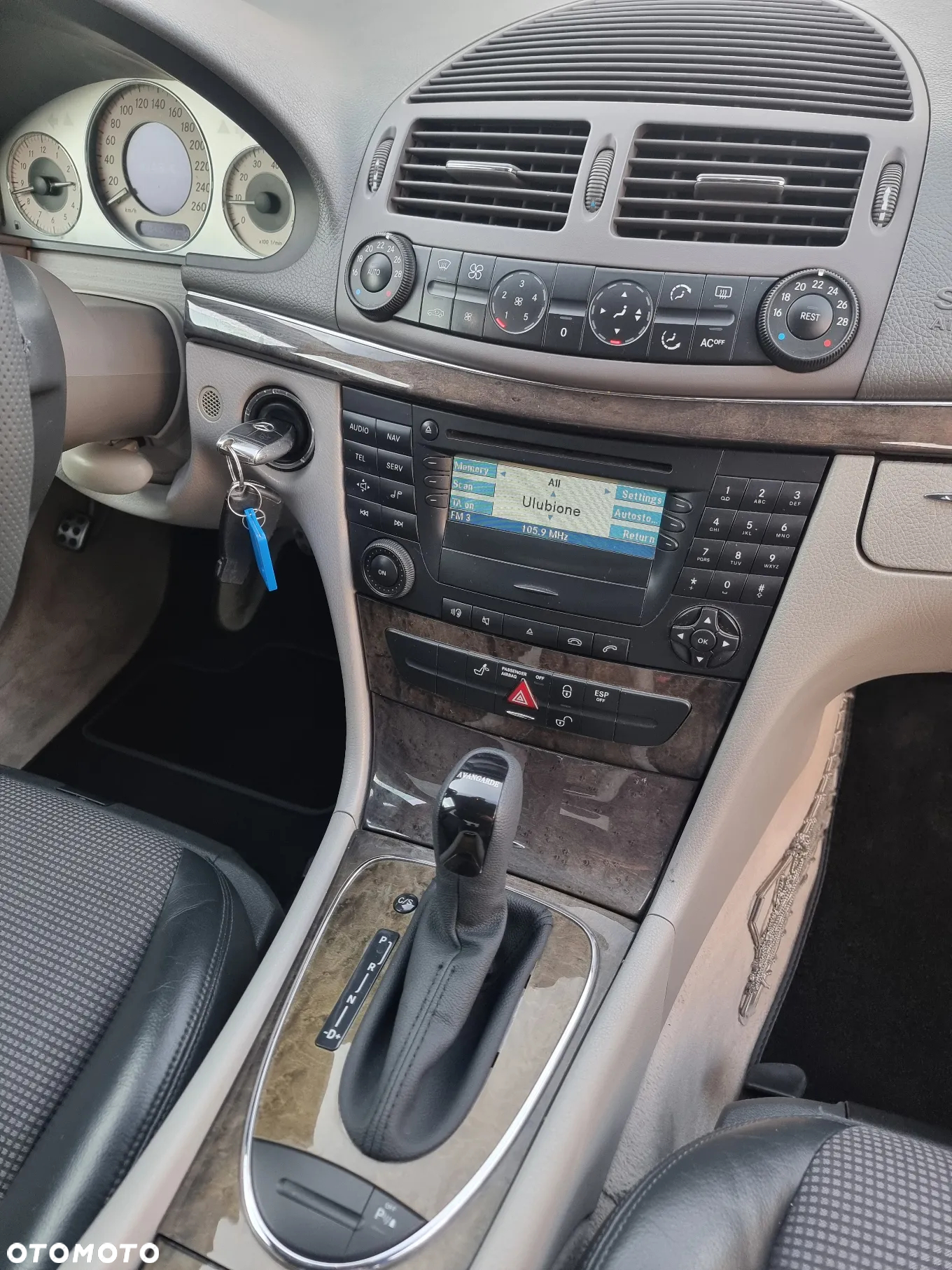 Mercedes-Benz Klasa E 240 4-Matic Avantgarde - 20