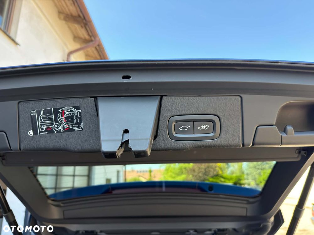 Volvo XC 60 T4 R-Design - 36