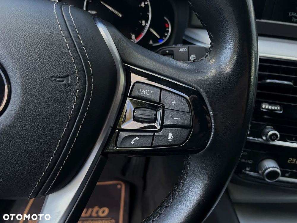 BMW Seria 5 520d - 24