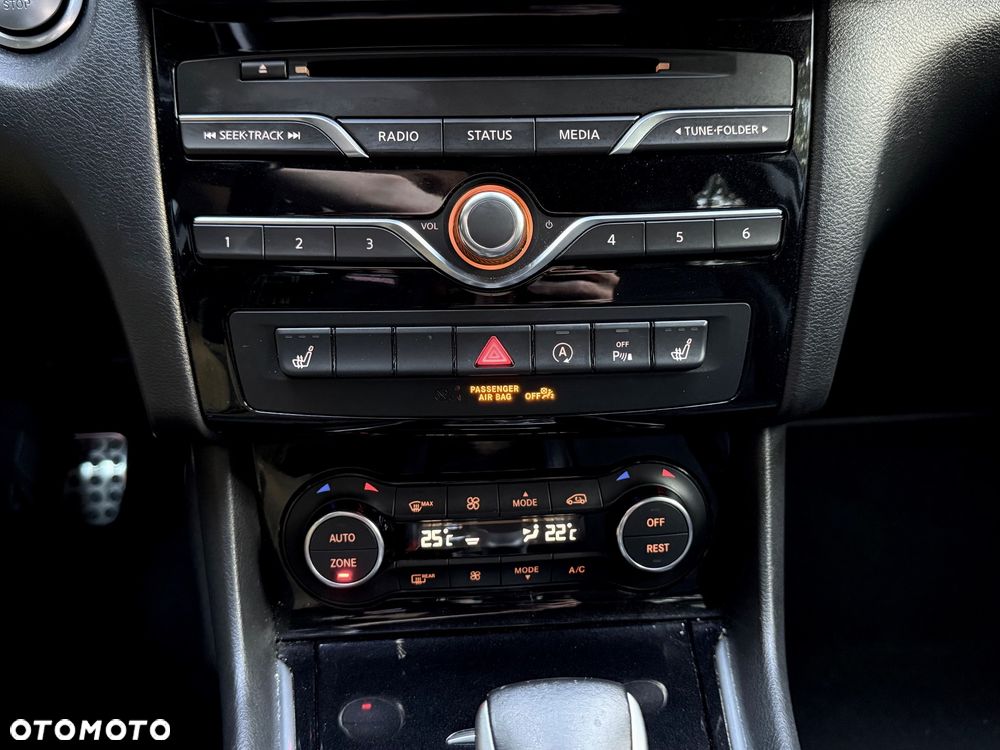Infiniti Q30 - 23