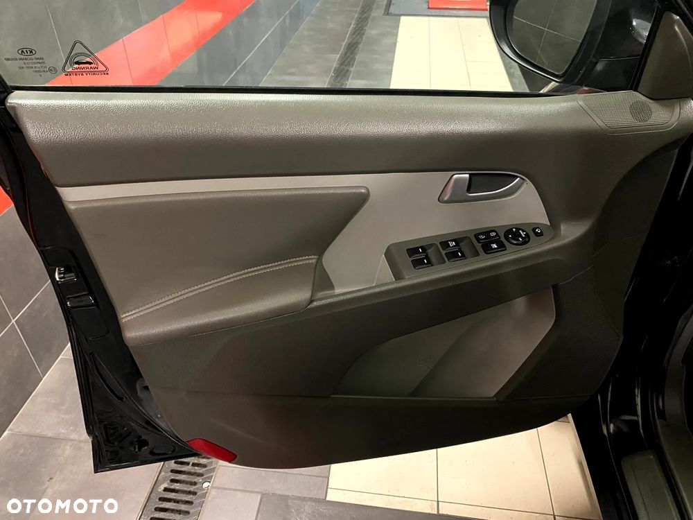 Kia Sportage 2.0 L - 15