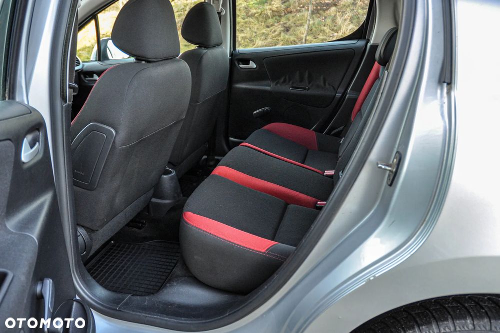 Peugeot 207 - 8
