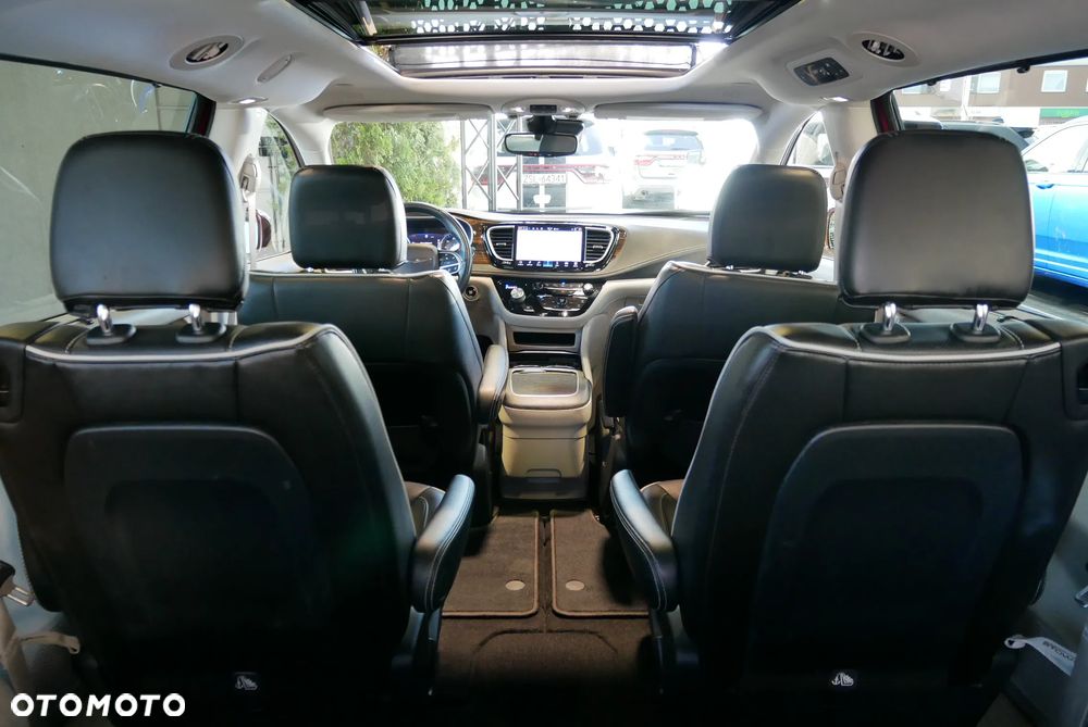 Chrysler Pacifica - 31
