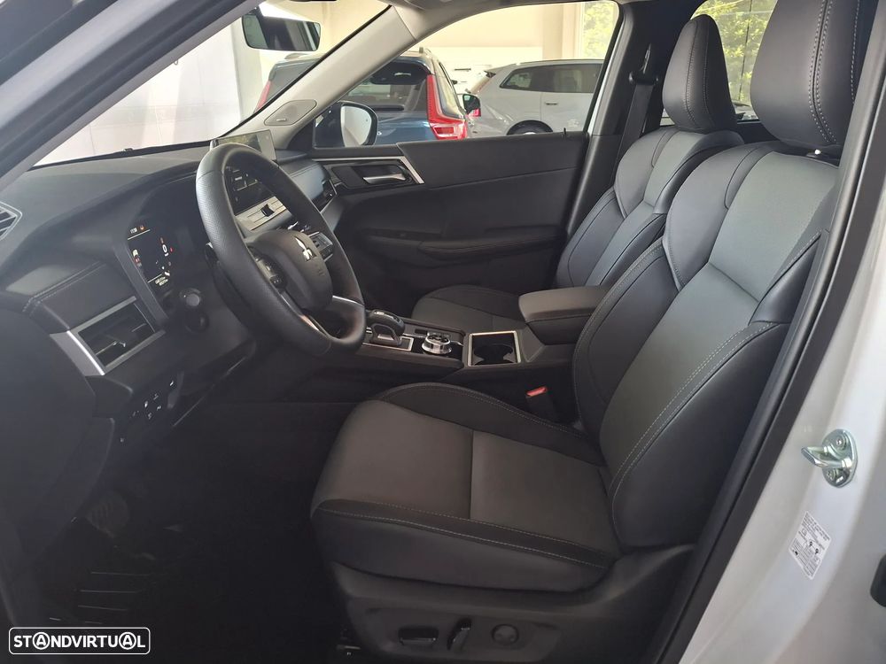 Mitsubishi Outlander 2.4 PHEV Sport Edition - 16