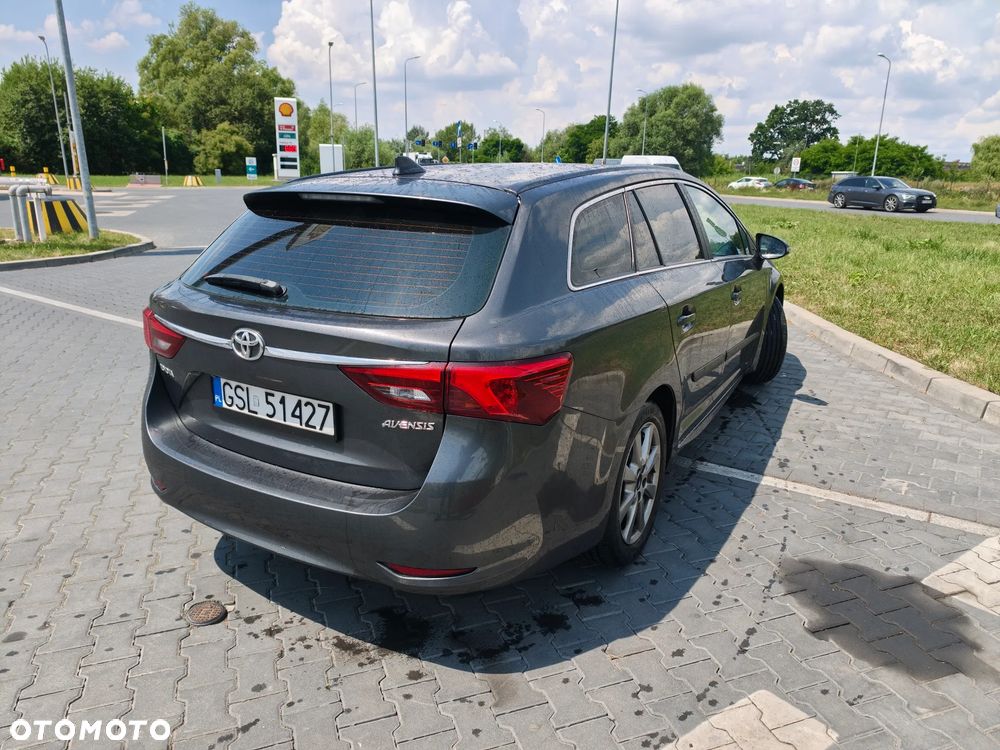 Toyota Avensis 1.8 Premium MS - 6