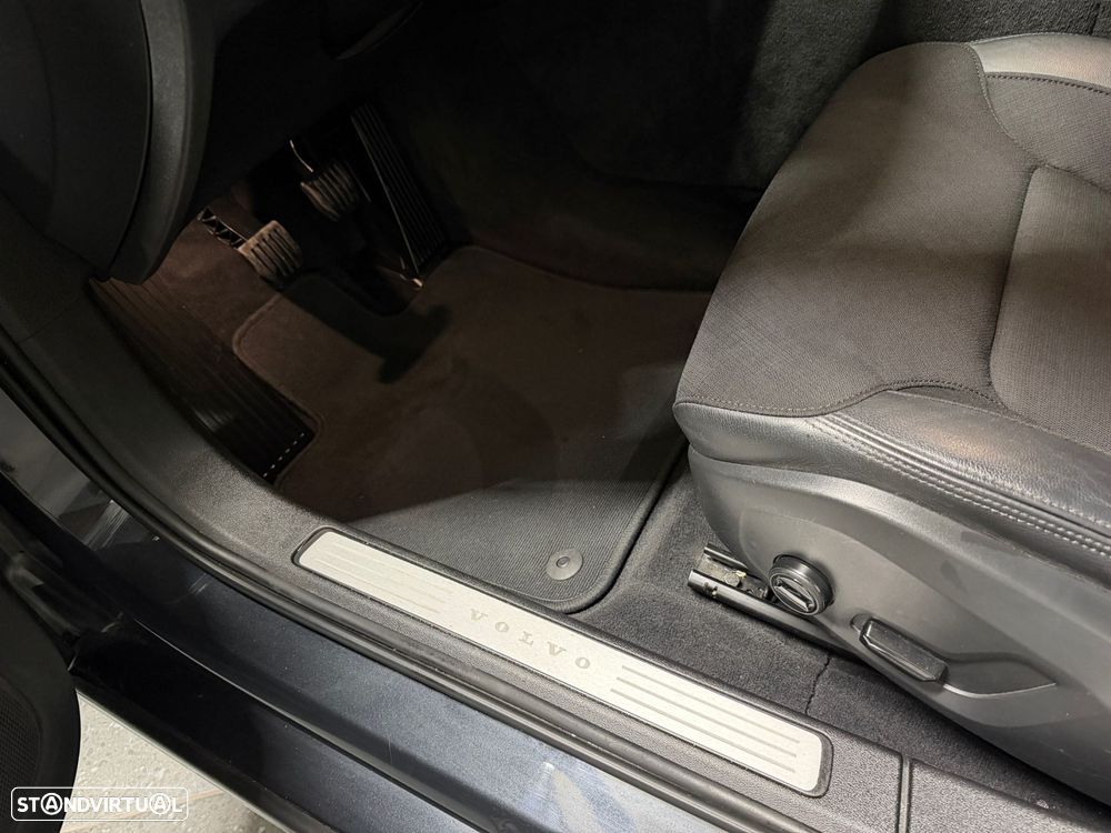 Volvo V60 2.0 D3 Momentum - 7