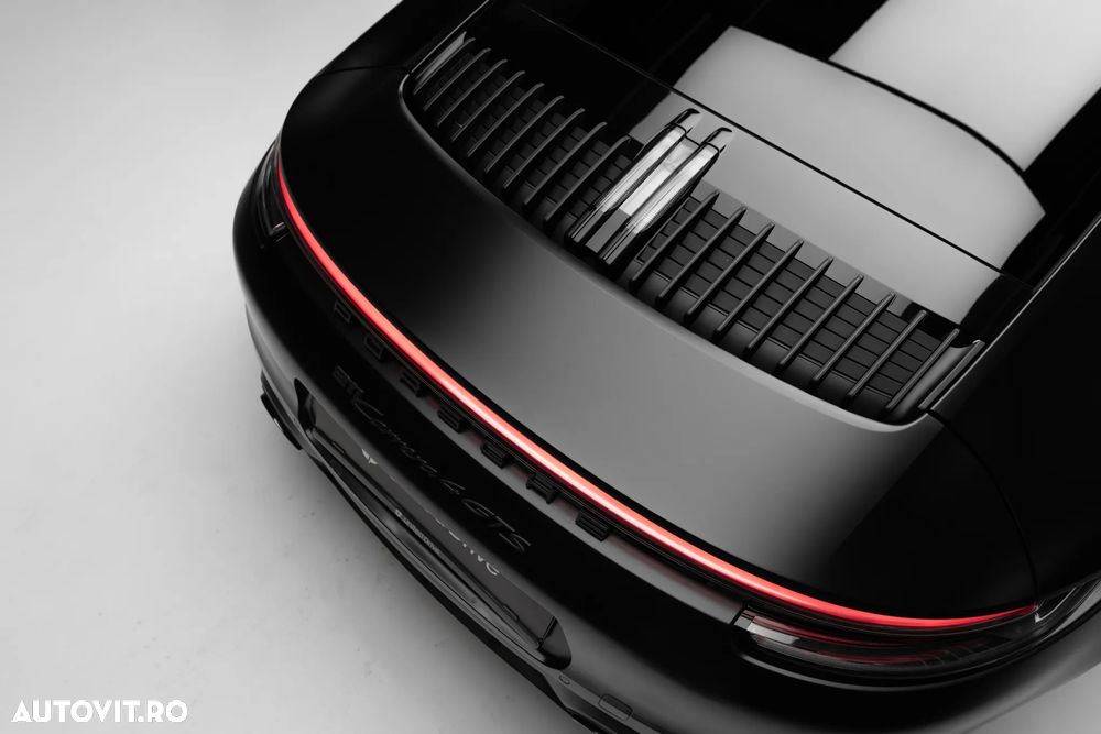 Porsche 911 4 GTS PDK - 27