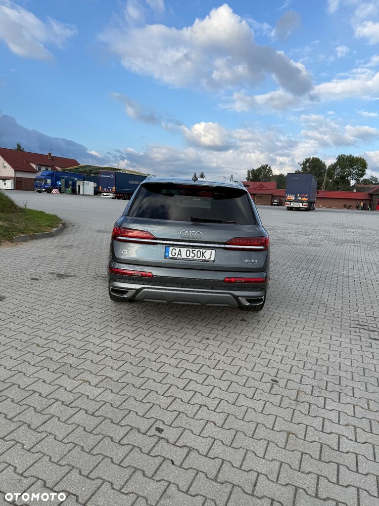 Audi Q7 - 7