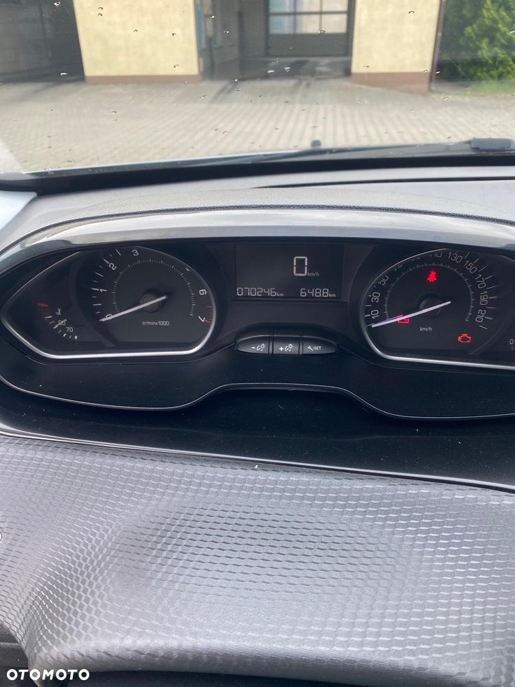 Peugeot 2008 PureTech 82 Active - 12
