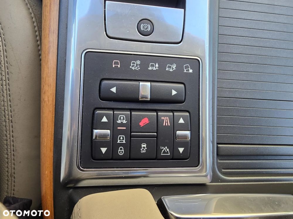 Land Rover Range Rover Sport S 3.0SD V6 HSE - 38