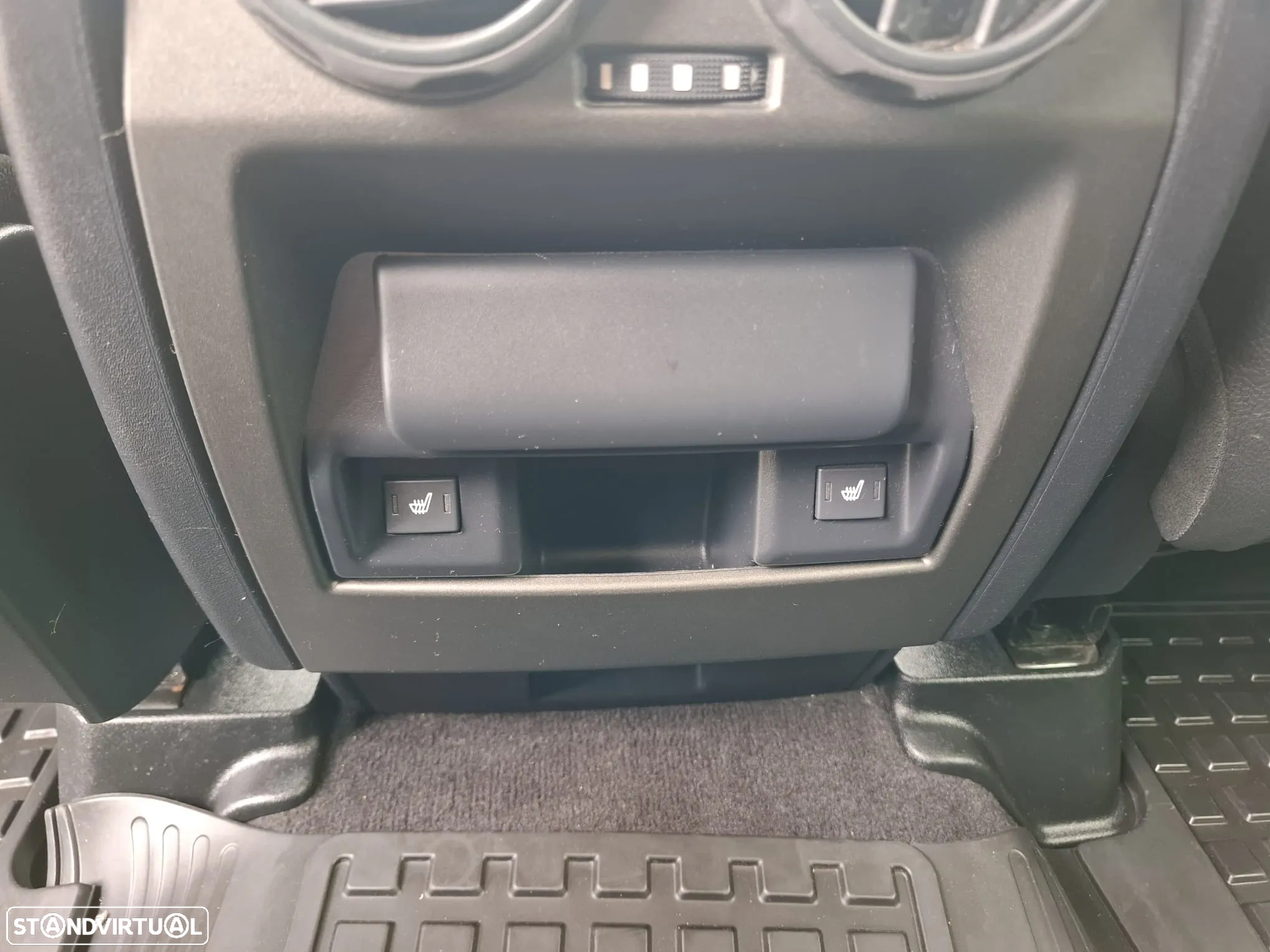 Land Rover Discovery SD V6 HSE - 21