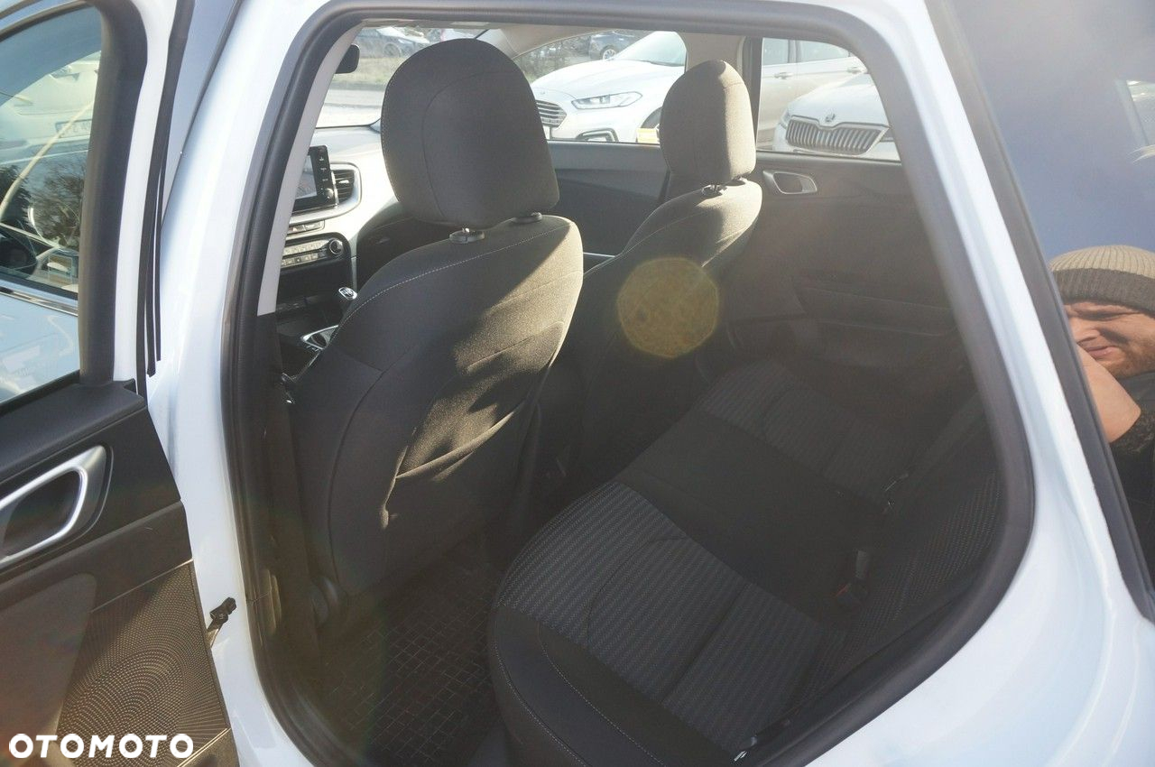 Kia Ceed 1.5 T-GDI M - 24