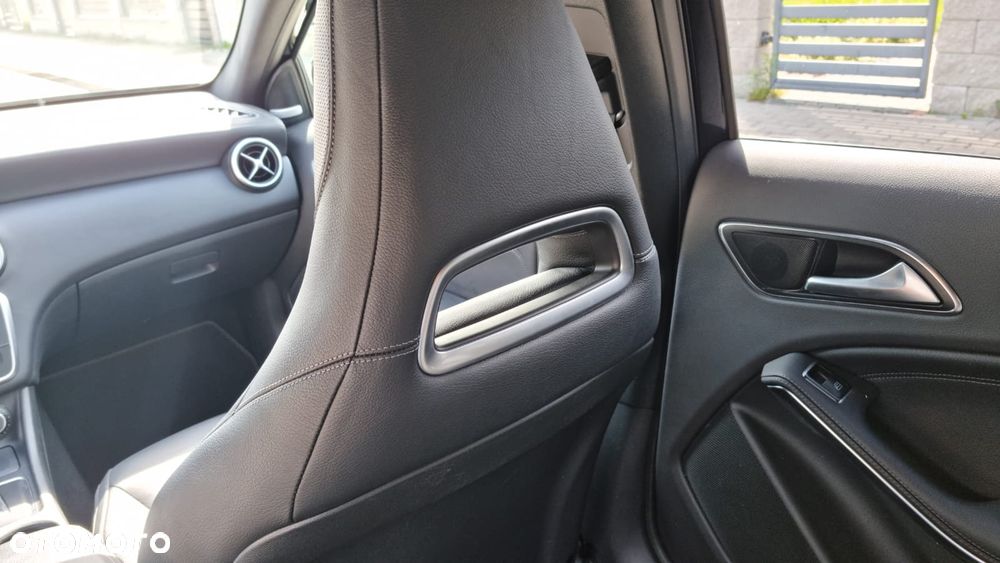 Mercedes-Benz Klasa A 45 AMG 4Matic AMG Speedshift 7G-DCT - 14