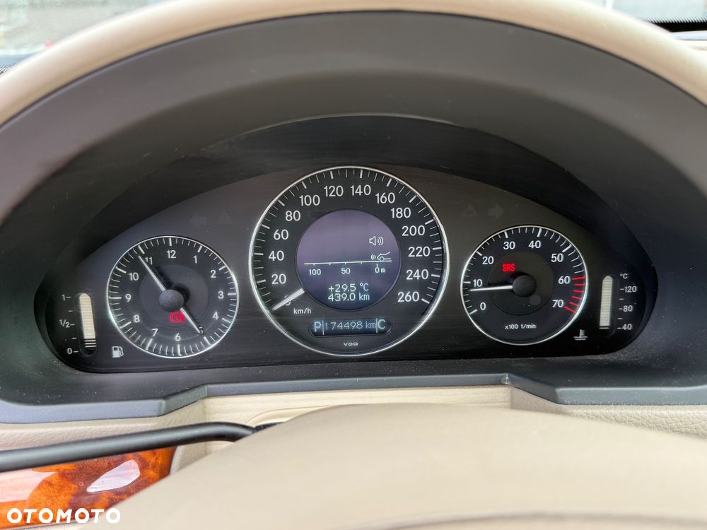 Mercedes-Benz Klasa E 500 4-Matic T Elegance - 27