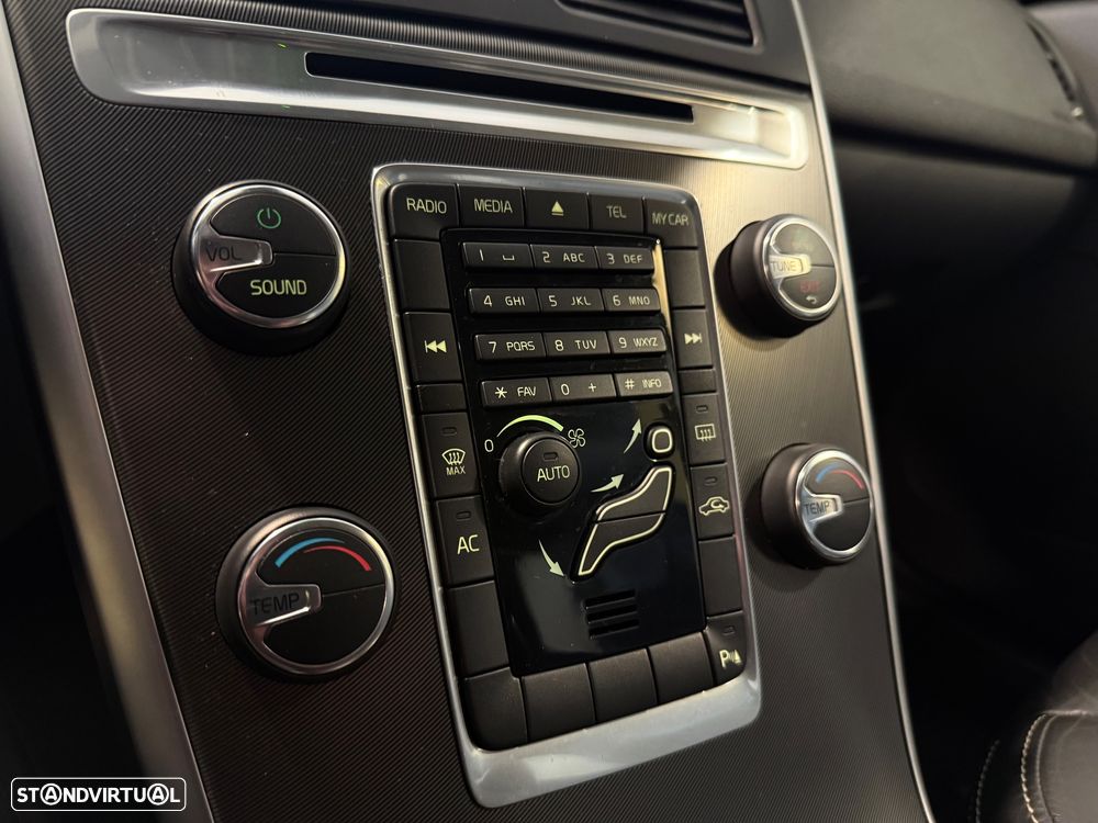 Volvo XC 60 2.0 D3 Drive R-Design - 31