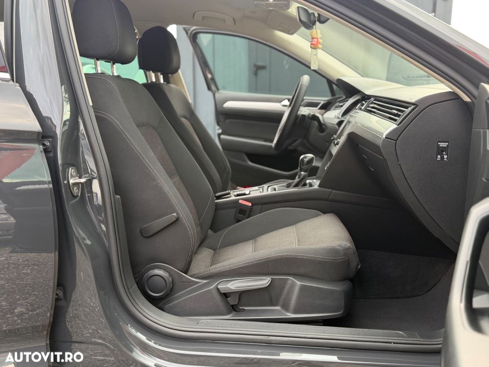 Volkswagen Passat 2.0 TDI SCR DSG BlueMotion Comfortline - 24