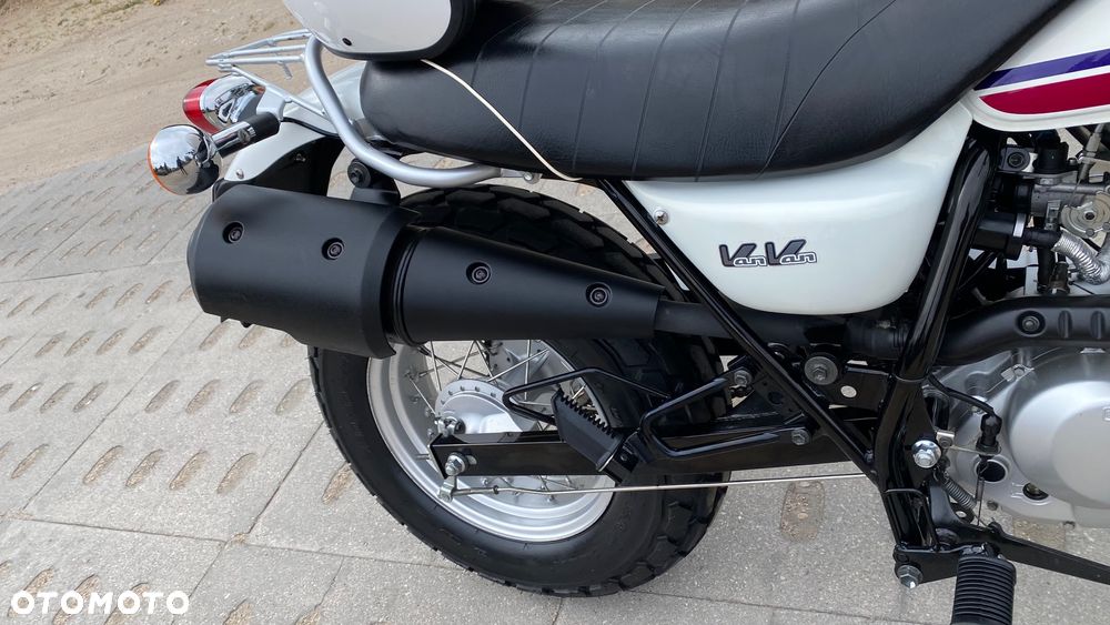 Suzuki RV - 33