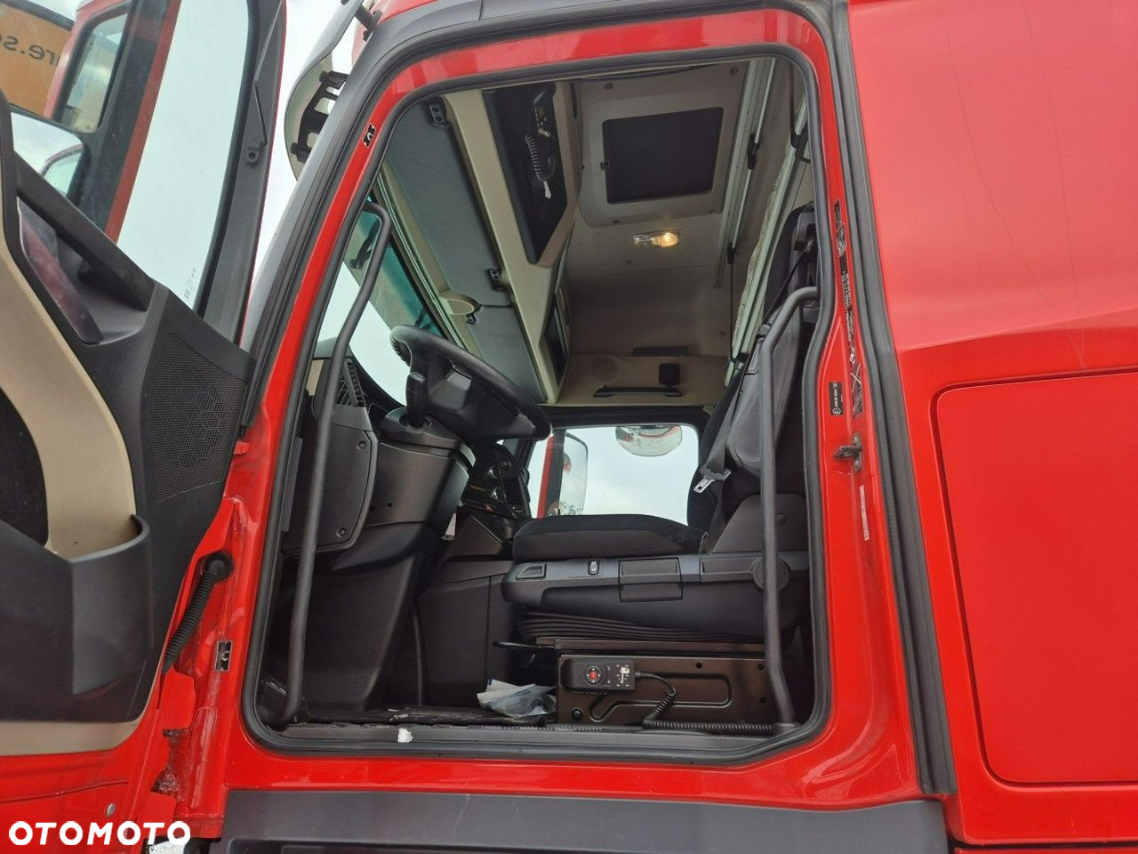 Mercedes-Benz Actros - 8