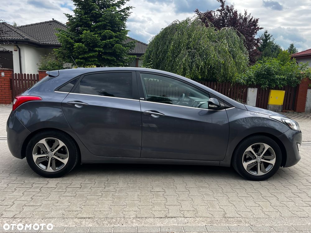 Hyundai i30 blue 1.6 CRDi YES Gold - 17