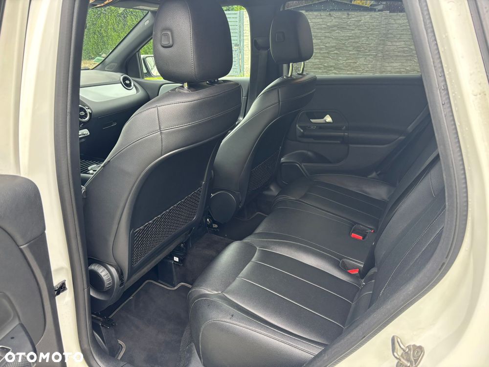 Mercedes-Benz Klasa B 200 d AMG Line 8G-DCT - 6