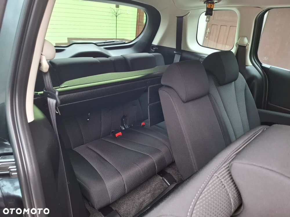 Mazda 5 - 18