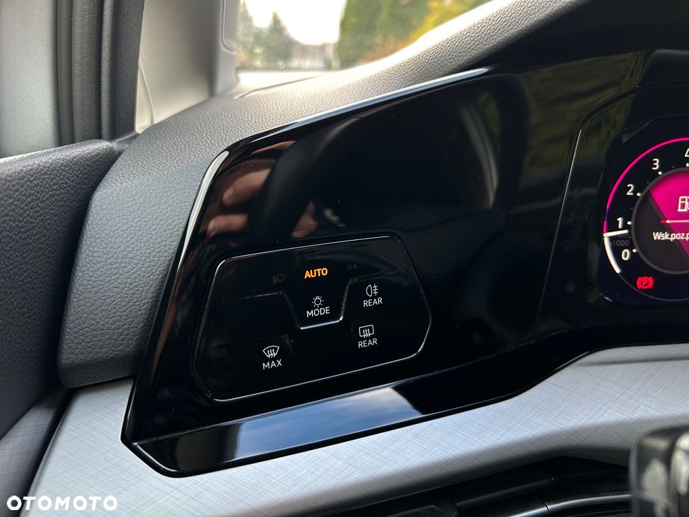 Volkswagen Golf 1.5 TSI EVO Life - 27