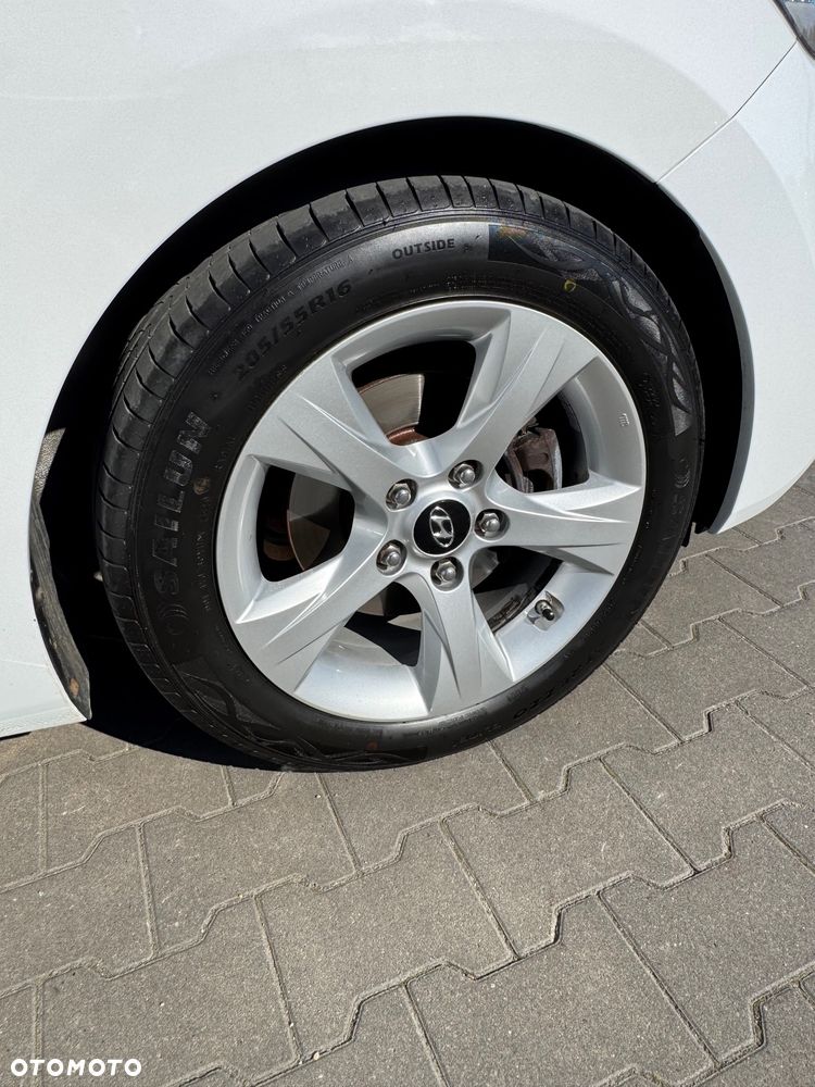 Hyundai i30 1.4 Trend - 15