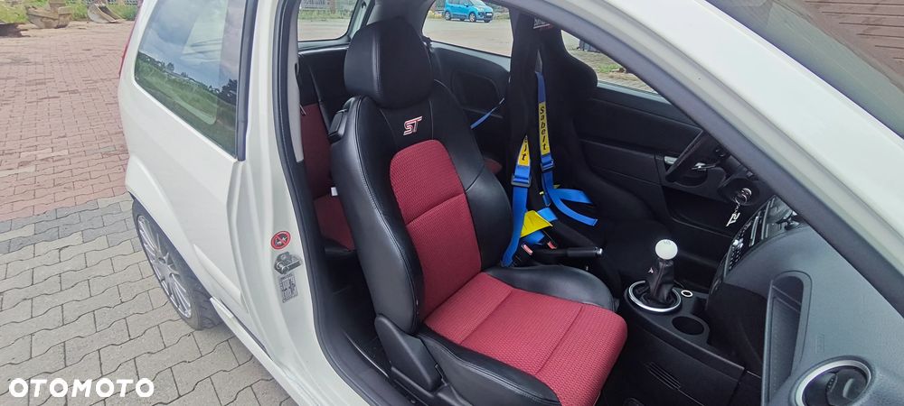 Ford Fiesta - 19