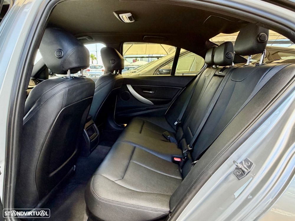 BMW 318 d Auto Pack M - 19