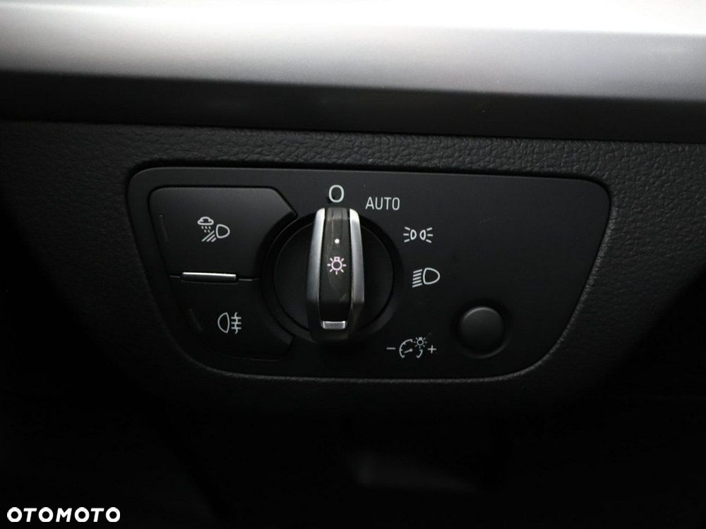 Audi Q5 50 TFSIe quattro S tronic S line - 38