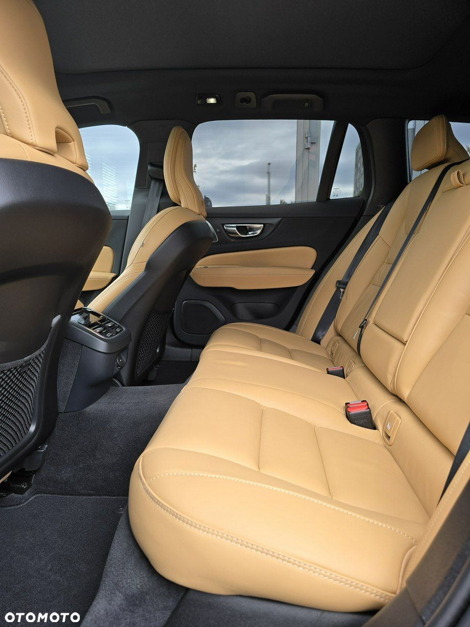 Volvo V60 Cross Country B5 B AWD Ultimate - 7