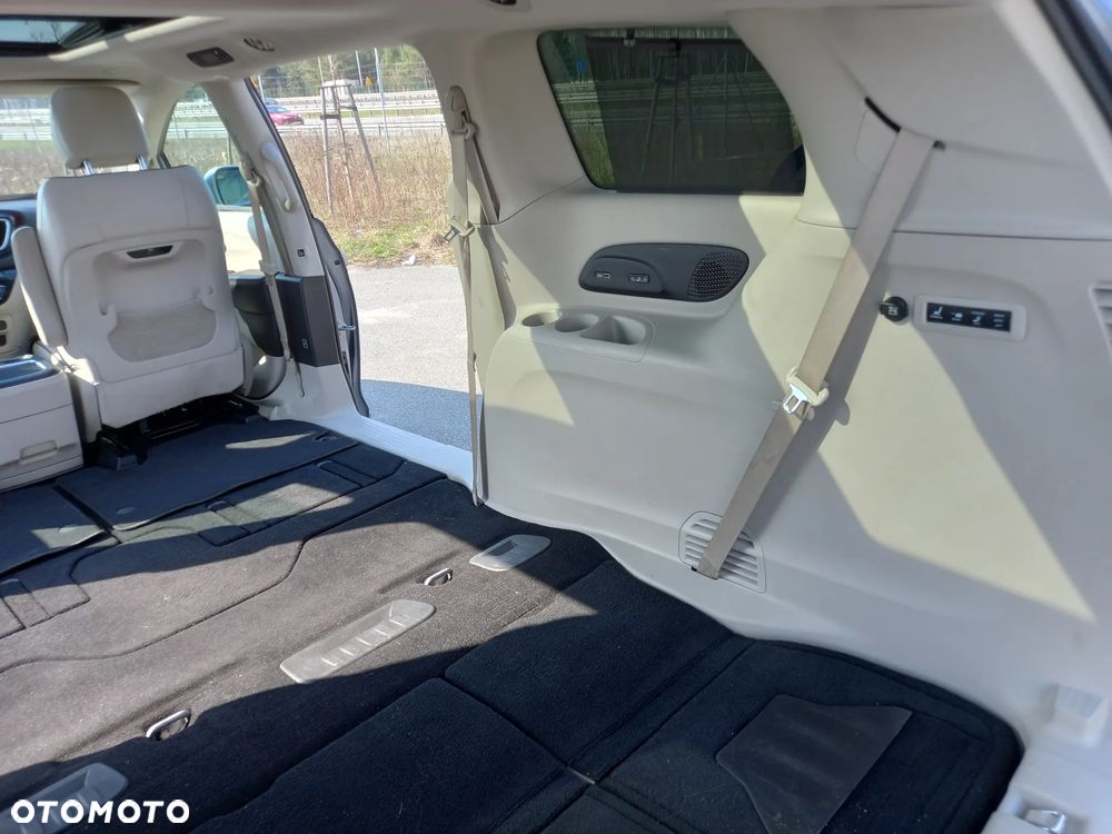 Chrysler Pacifica - 8