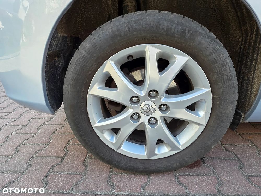 Toyota Auris 1.6 Valvematic Executive - 1