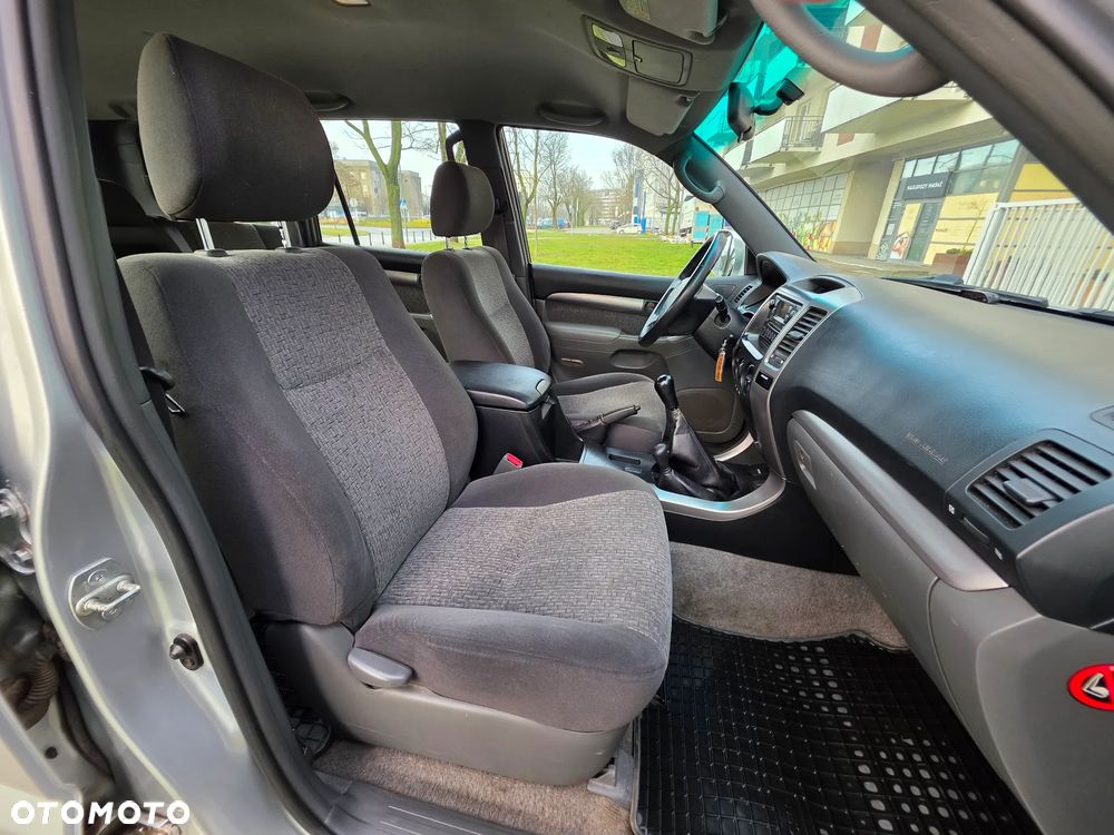 Toyota Land Cruiser 3.0 D Sol - 29