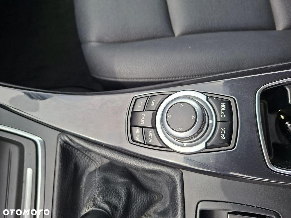 BMW Seria 5 520d Luxury Line - 11