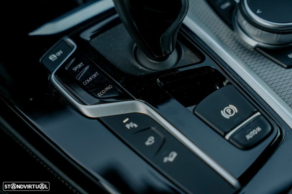BMW X4 M40 d Auto — fotografia 28