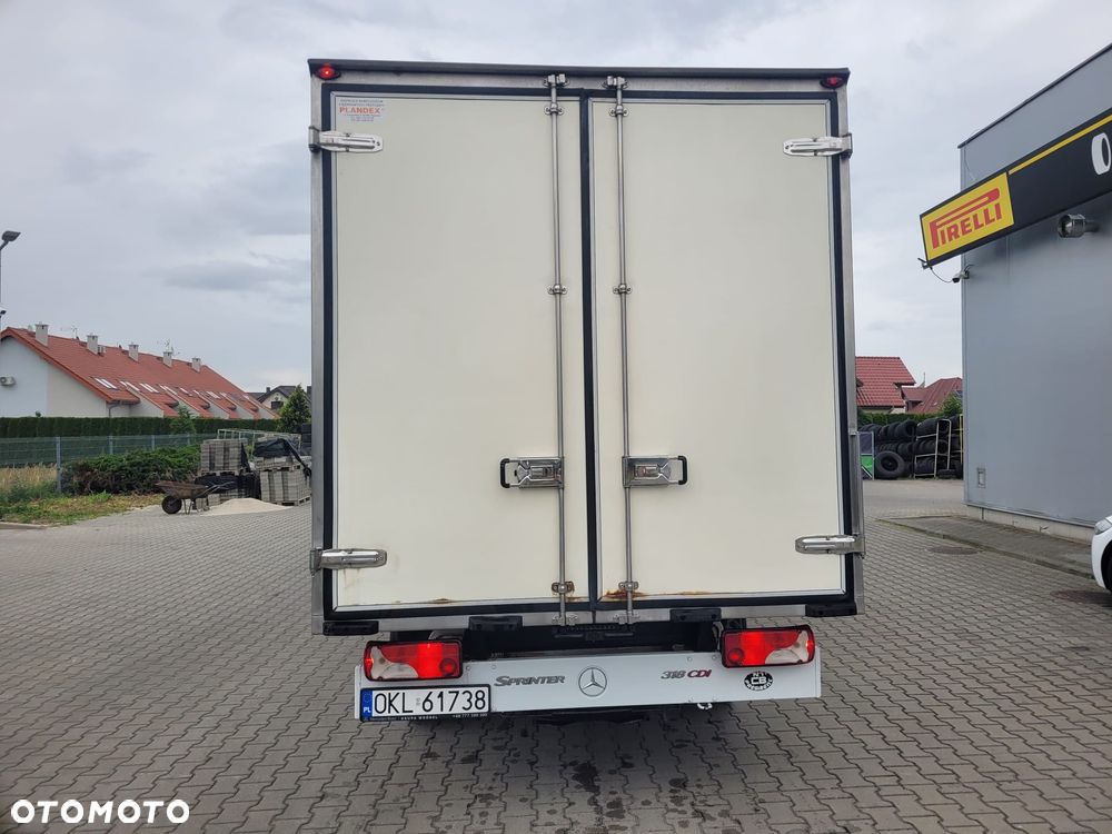Mercedes-Benz Sprinter - 13