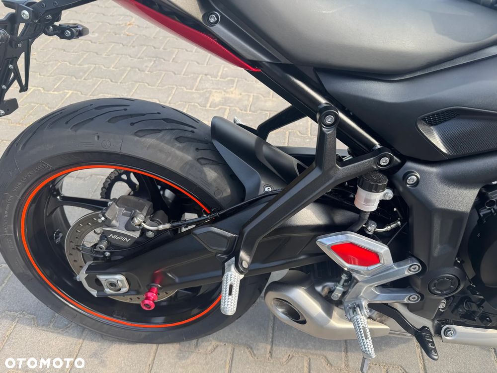 Triumph Trident - 18